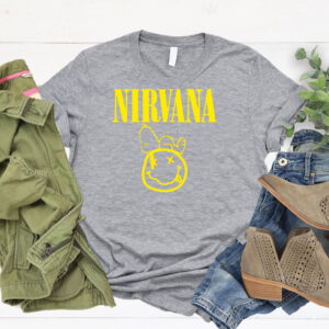 Nirvana Sweatshirt with Iconic Smiley Face – Classic Yellow Snoopy Design